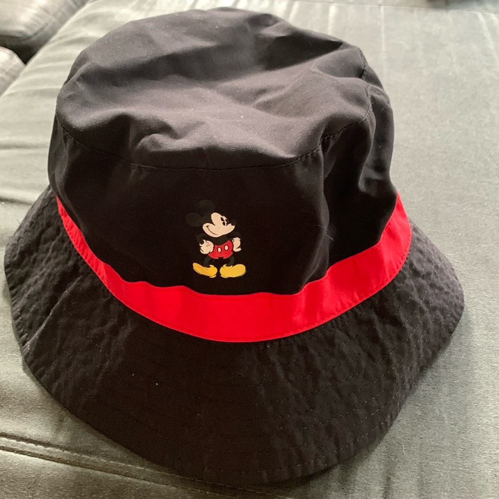 Disneyland Reversable Mickey Mouse Bucket Hat